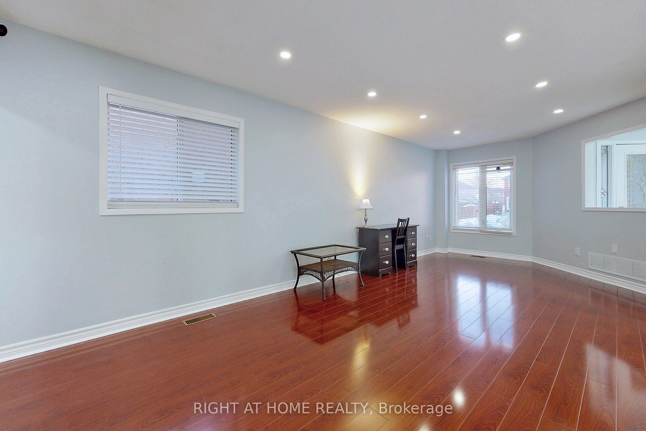 3976 Honey Locust Trail
