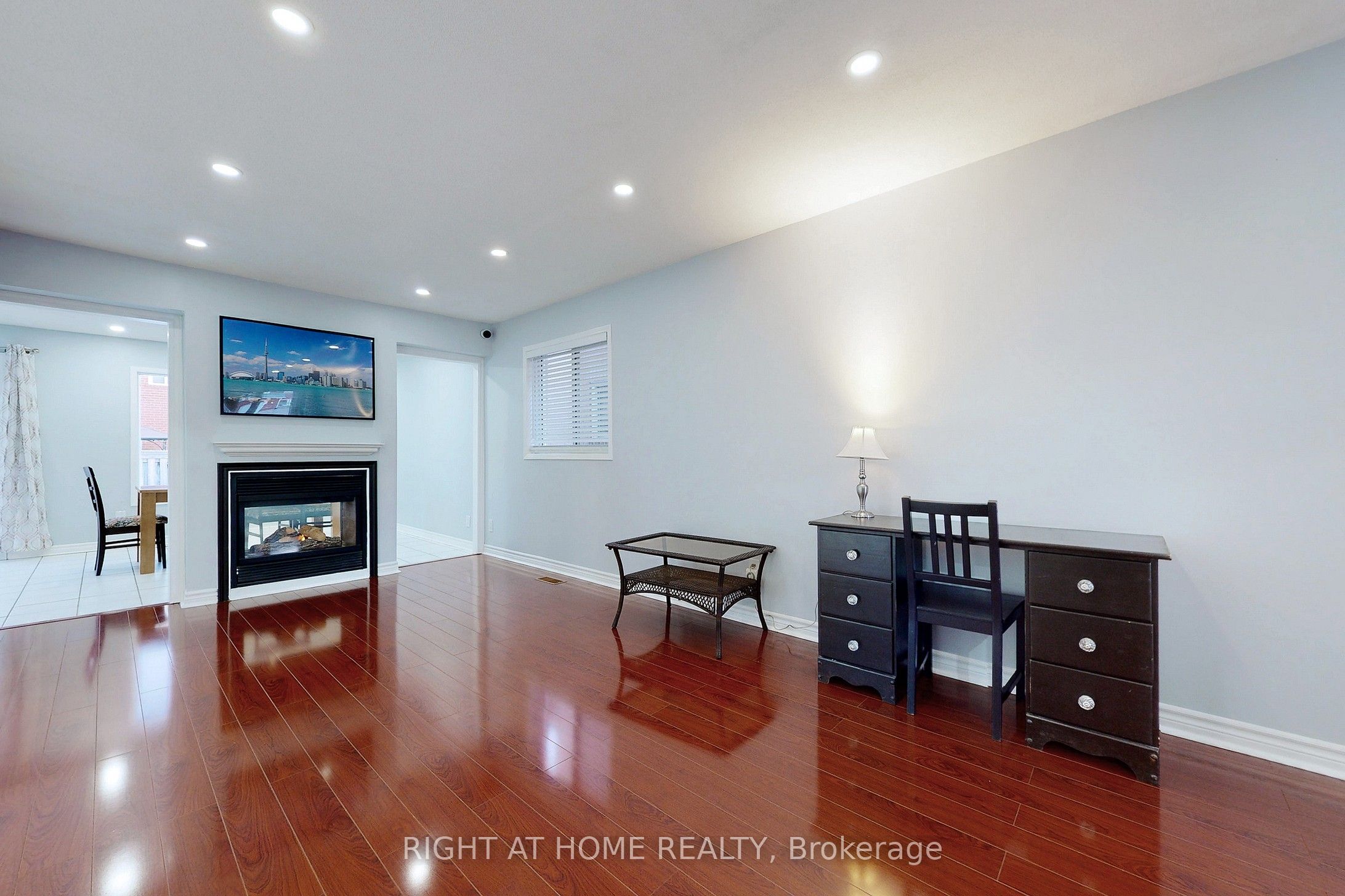 3976 Honey Locust Trail