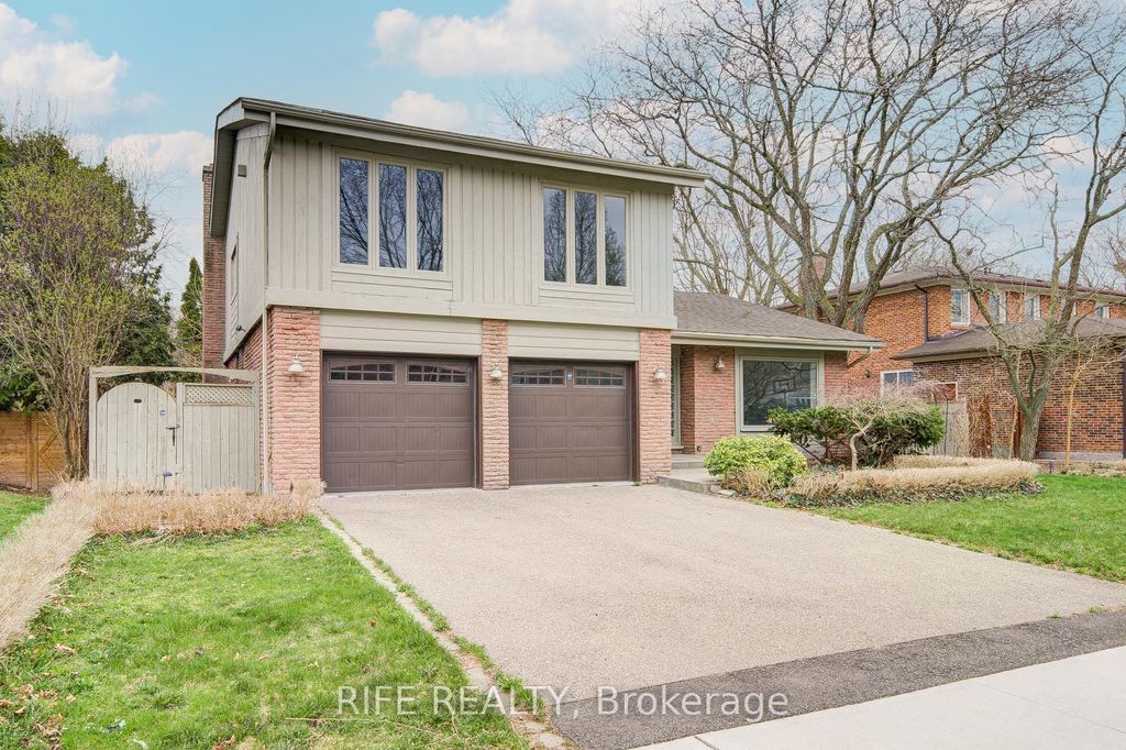 Photo of 17 Bramble Drive, Toronto, ON M3B 2E9 (MLS # C12931164)