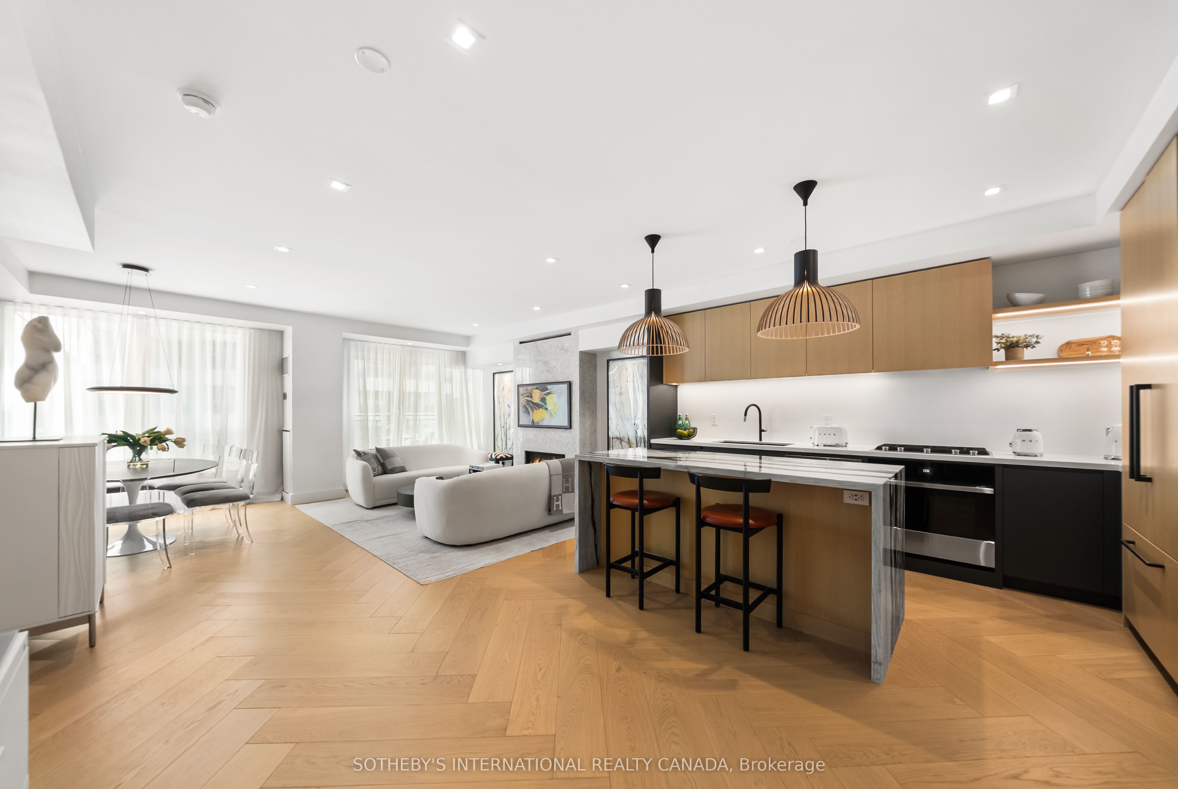 20 Scrivener Square 716