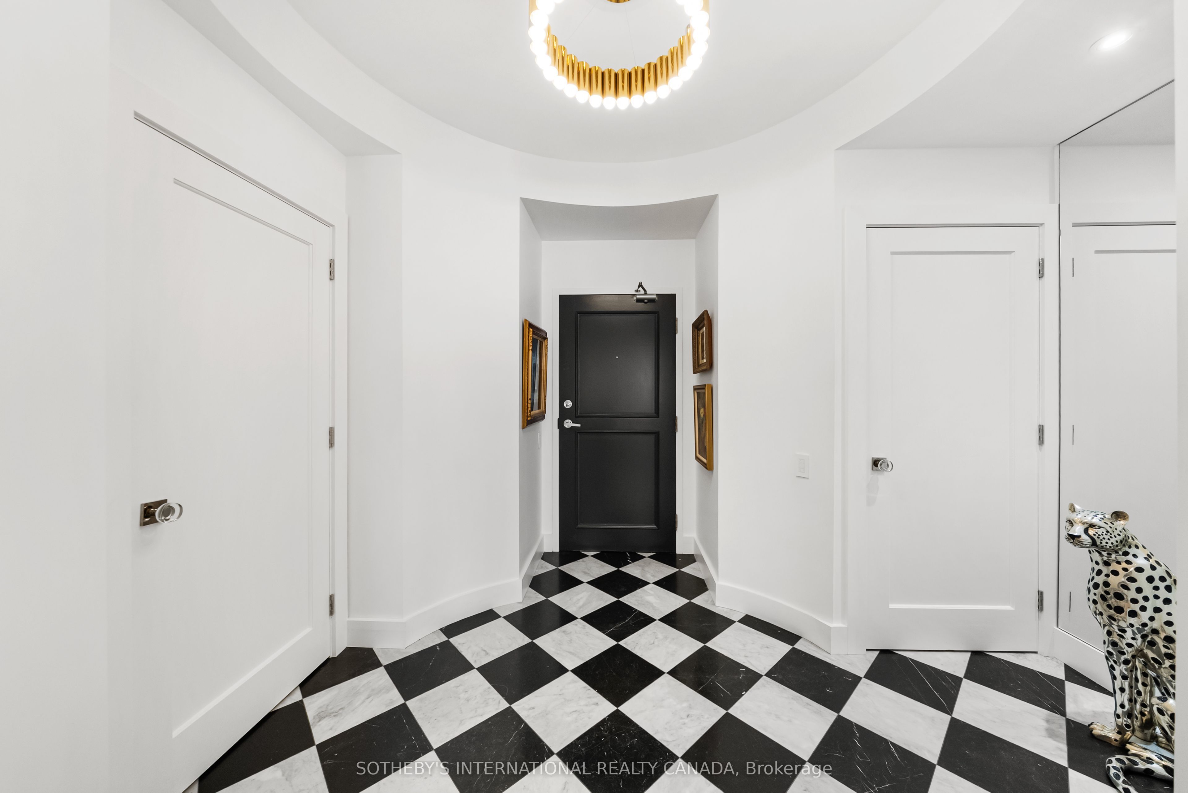 20 Scrivener Square 716