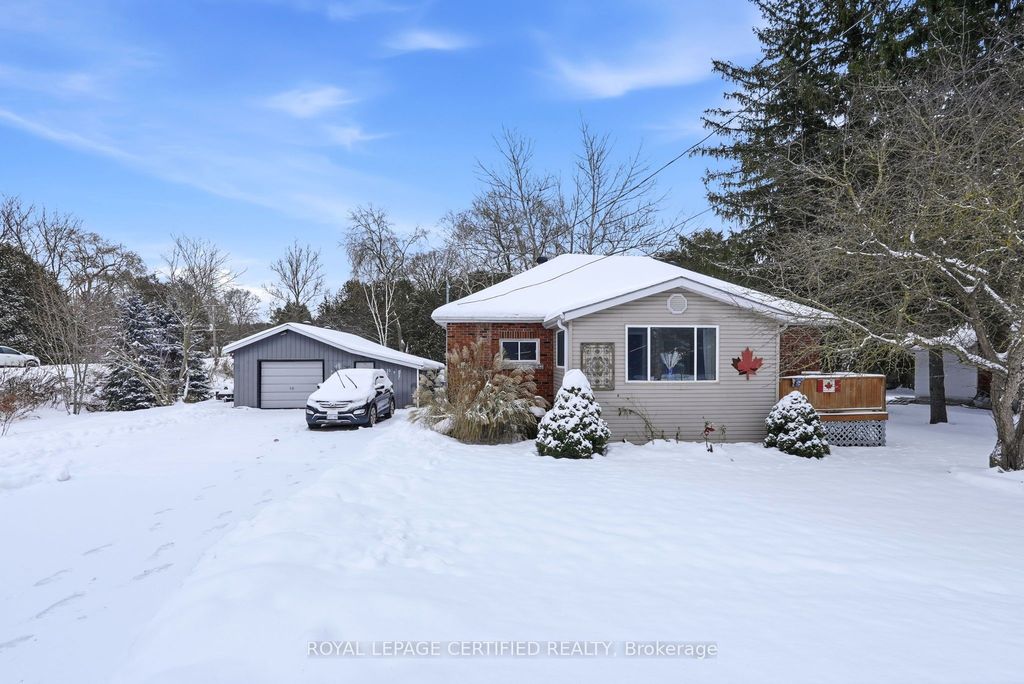 Photo of 883 7th Avenue, Hanover, ON N4N 2K3 (MLS # X12596400)
