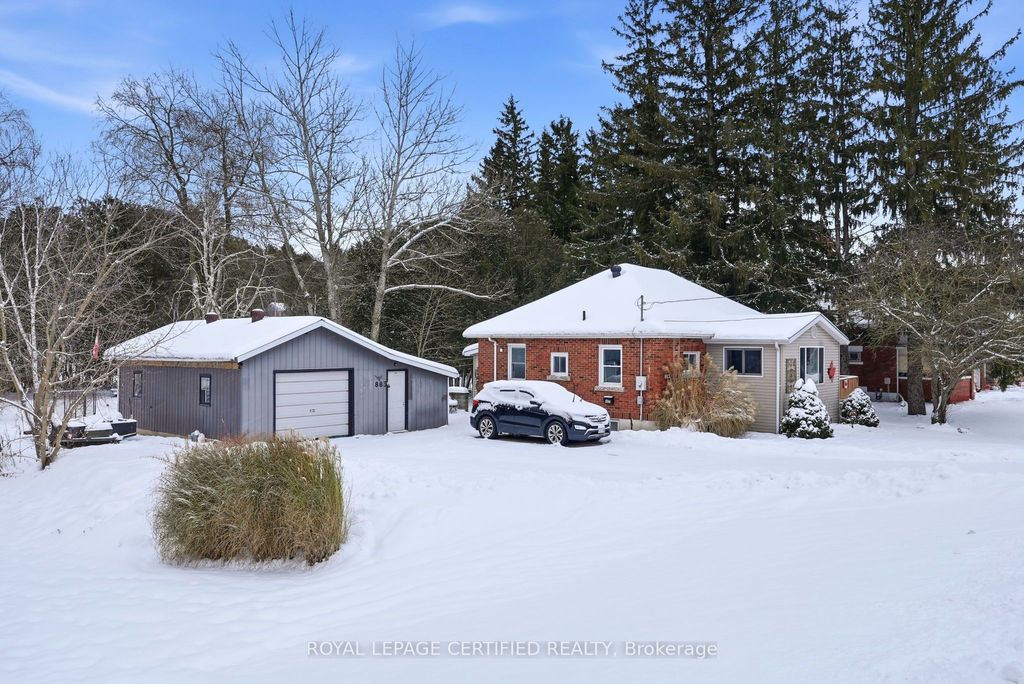 Photo of 883 7th Avenue, Hanover, ON N4N 2K3 (MLS # X12596400)