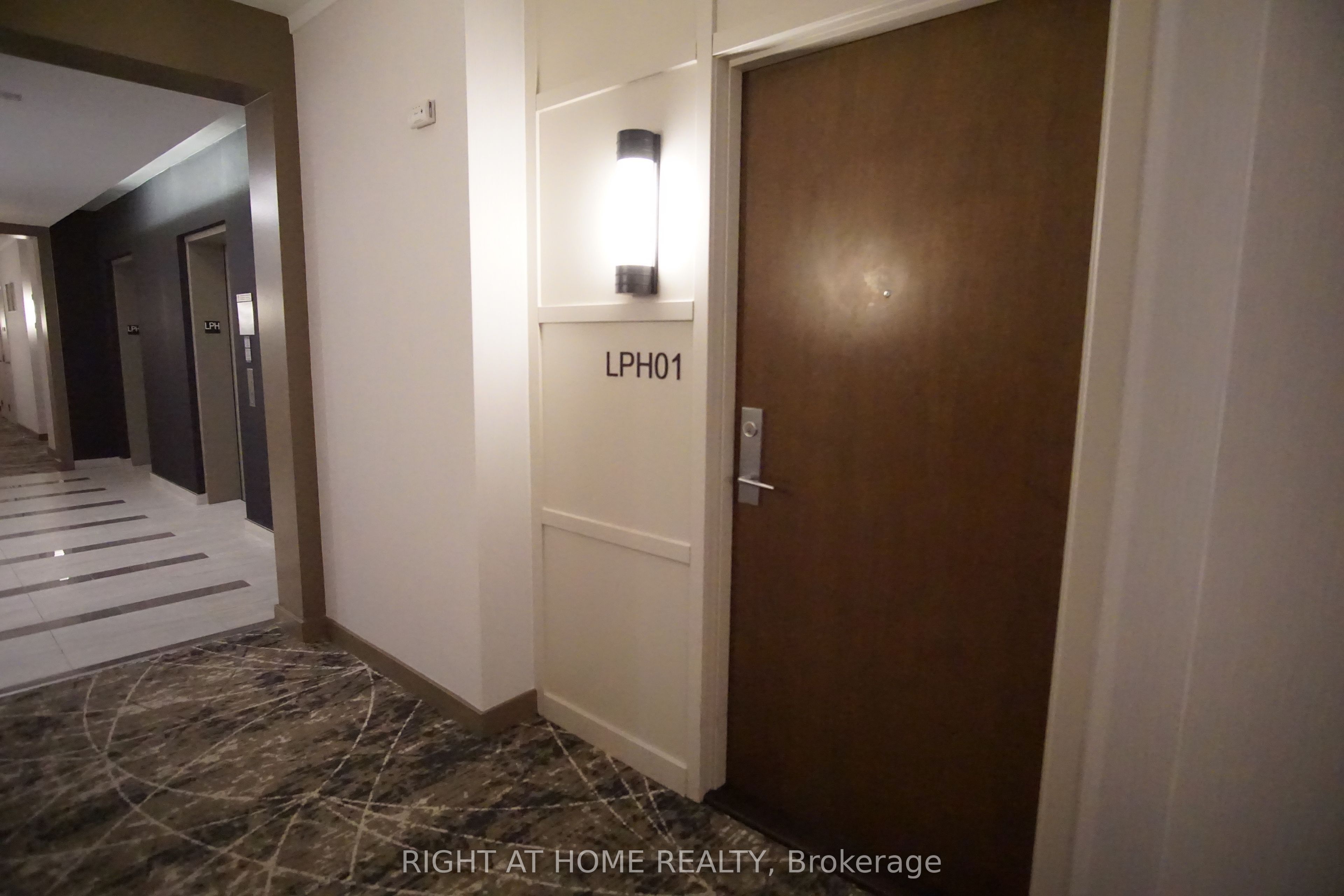 1055 Southdown Road LPH01