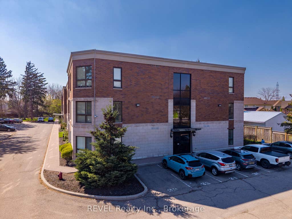 Photo of 2799 St. Paul Avenue #212, Niagara Falls, ON L2J 2L3 (MLS # X13648234)