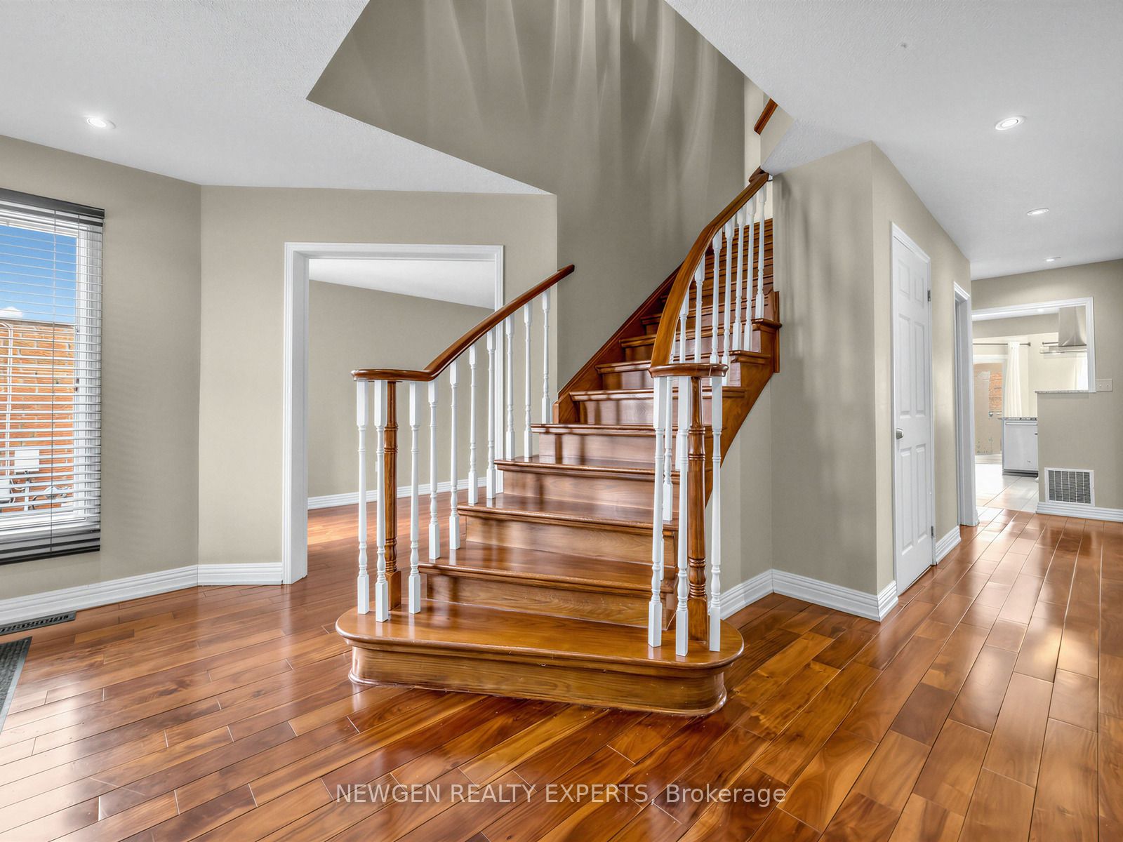 2636 Credit Valley Road