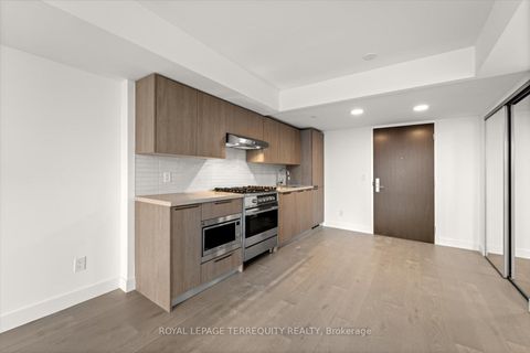 160 Kingsway Crescent 213 Toronto ON M8X 0B5