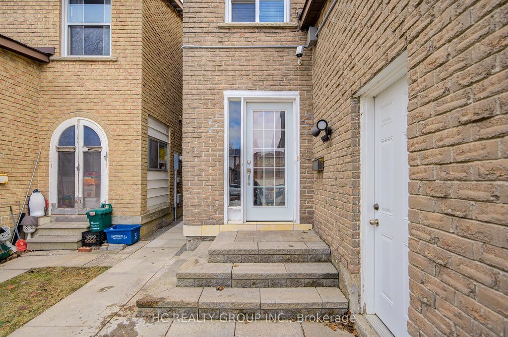 Photo of 21 Appleby Crescent, Markham, ON L3R 4K9 (MLS # N12879070)