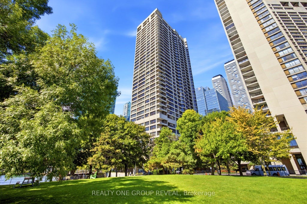Photo of 65 Harbour Square #702, Toronto, ON M5J 2L4 (MLS # C13808354)