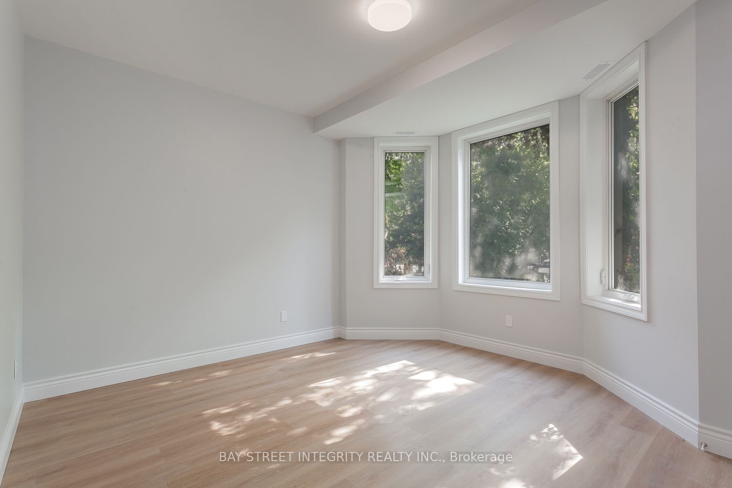 459 Palmerston Boulevard Main