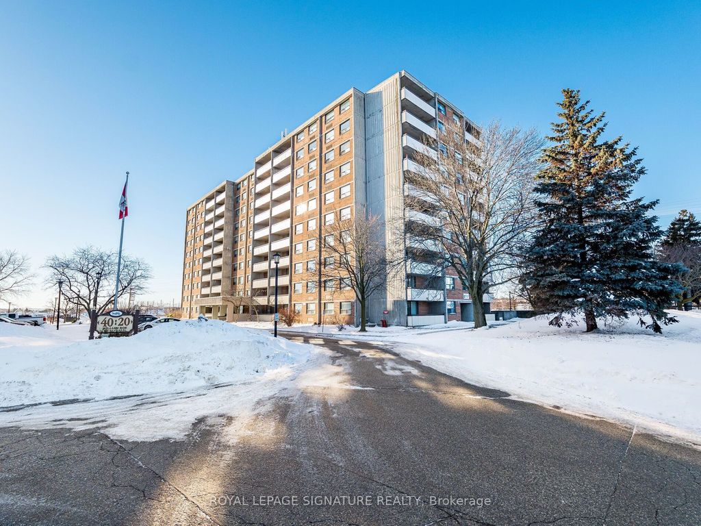 Photo of 20 William Roe Boulevard #308, Newmarket, ON L3Y 5V6 (MLS # N12816200)