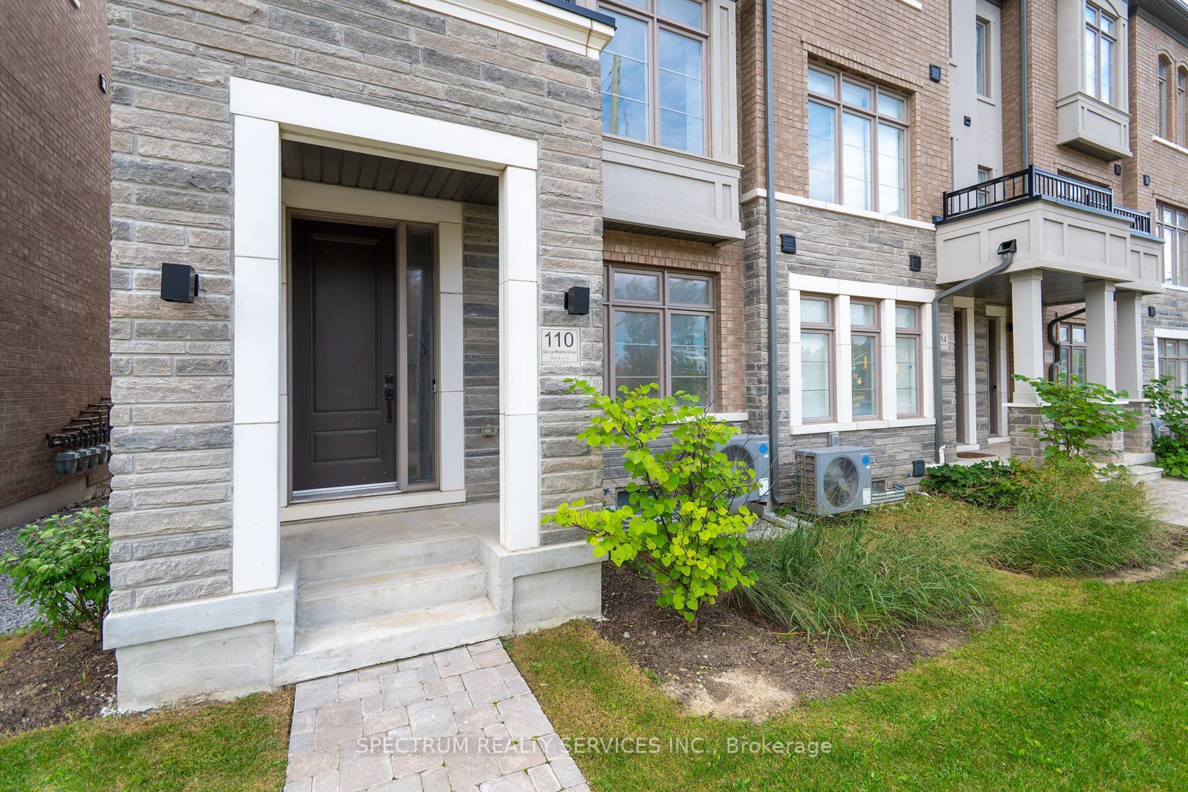 110 De La Roche Drive