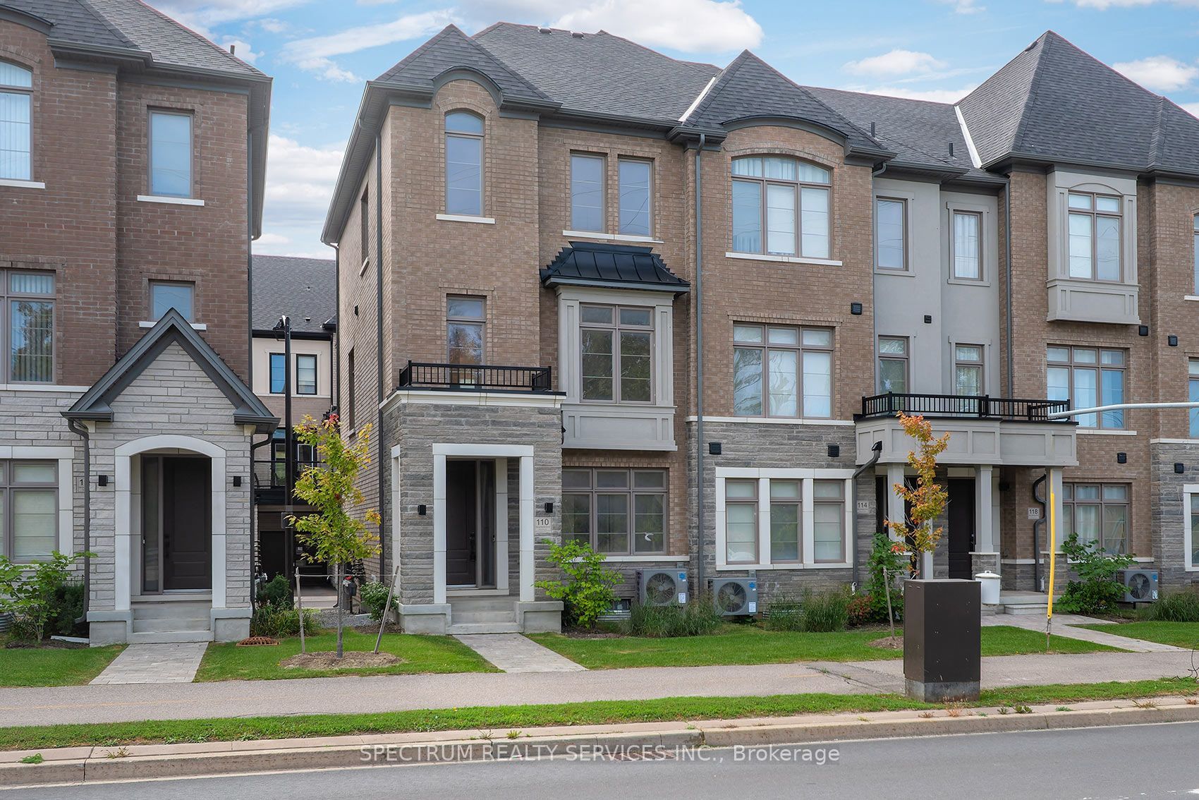 110 De La Roche Drive