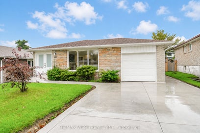 765 Dodsworth Crescent Mississauga ON L4Y 2H8