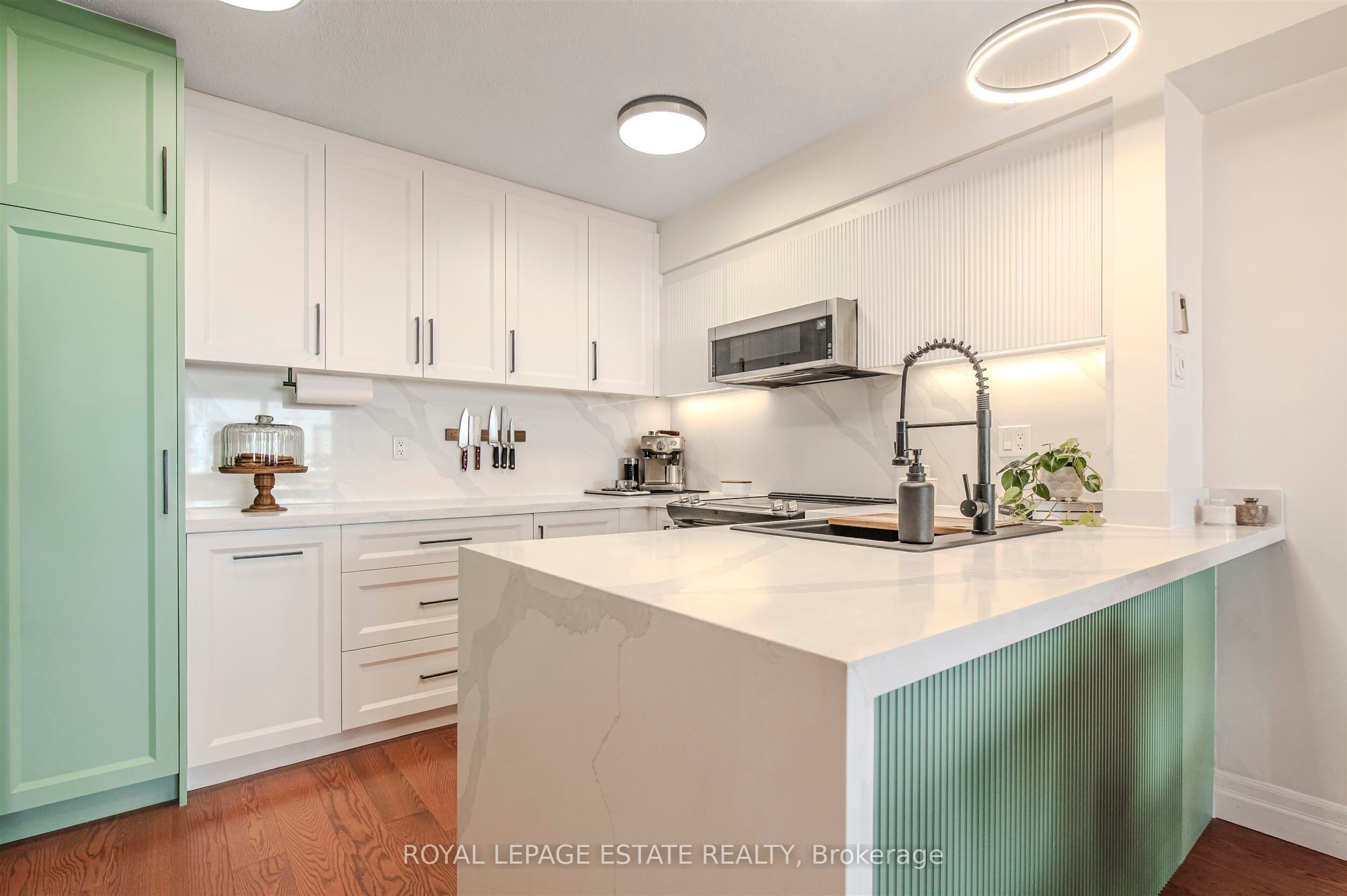 1209 Queen Street E 32