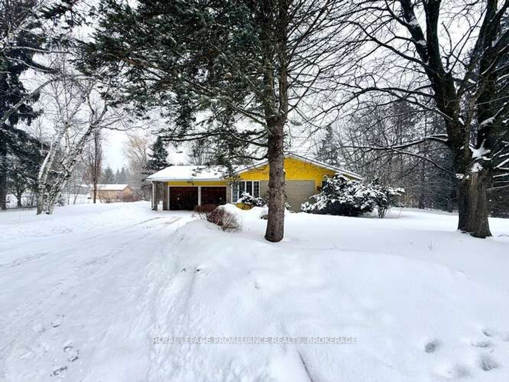 Photo of 5 Helena Place, Kingston, ON K7L 4V1 (MLS # X12824880)