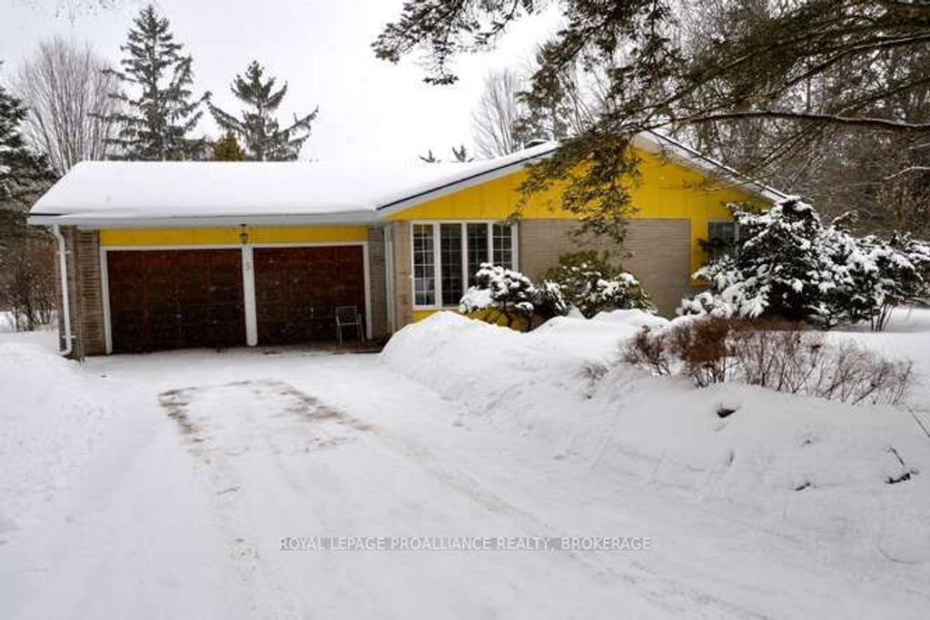 Photo of 5 Helena Place, Kingston, ON K7L 4V1 (MLS # X12824880)