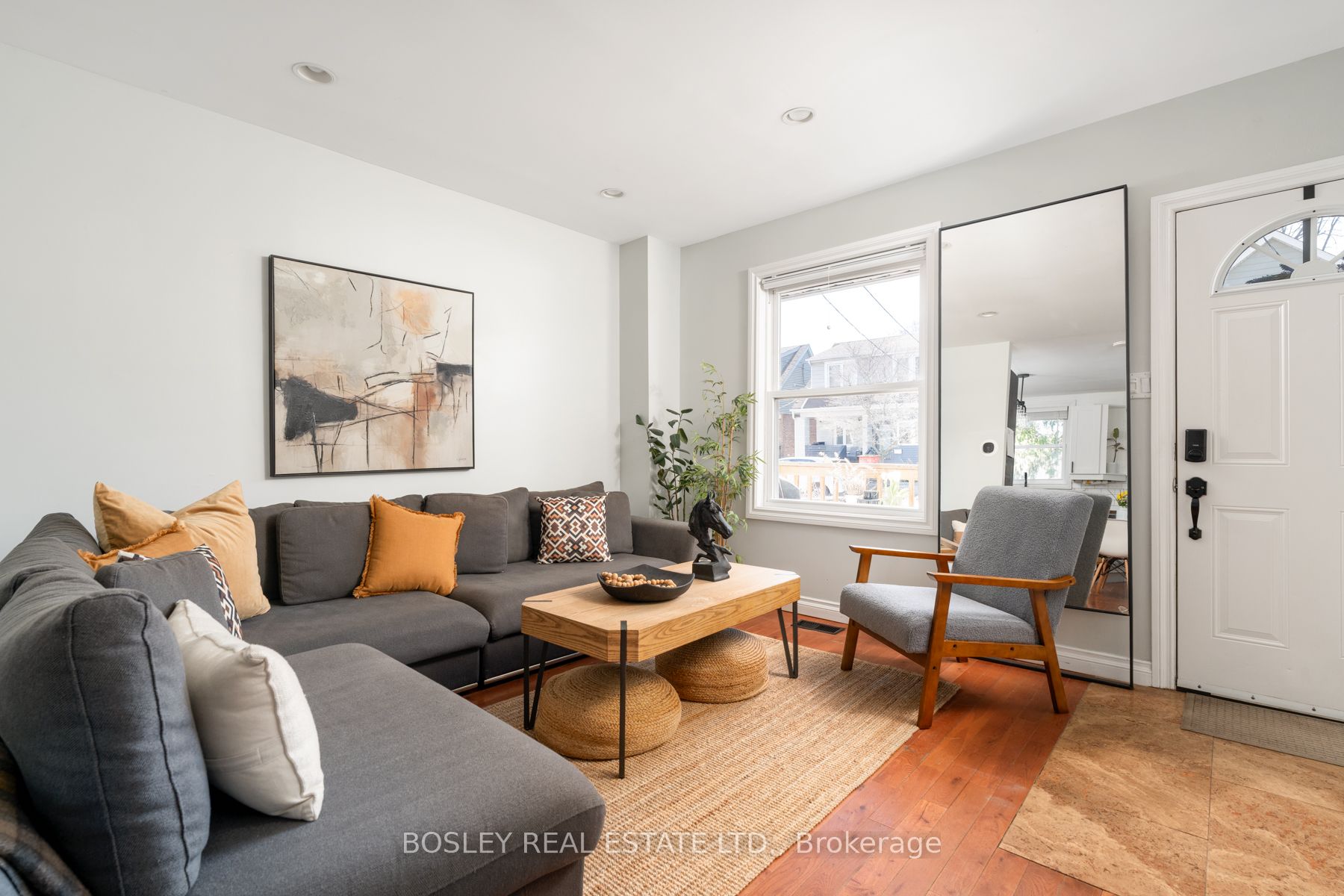 24 Queensdale Avenue