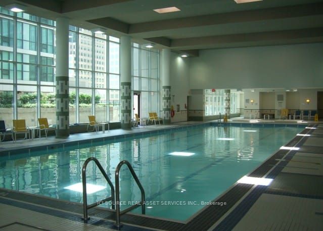 12 Yonge Street 2004