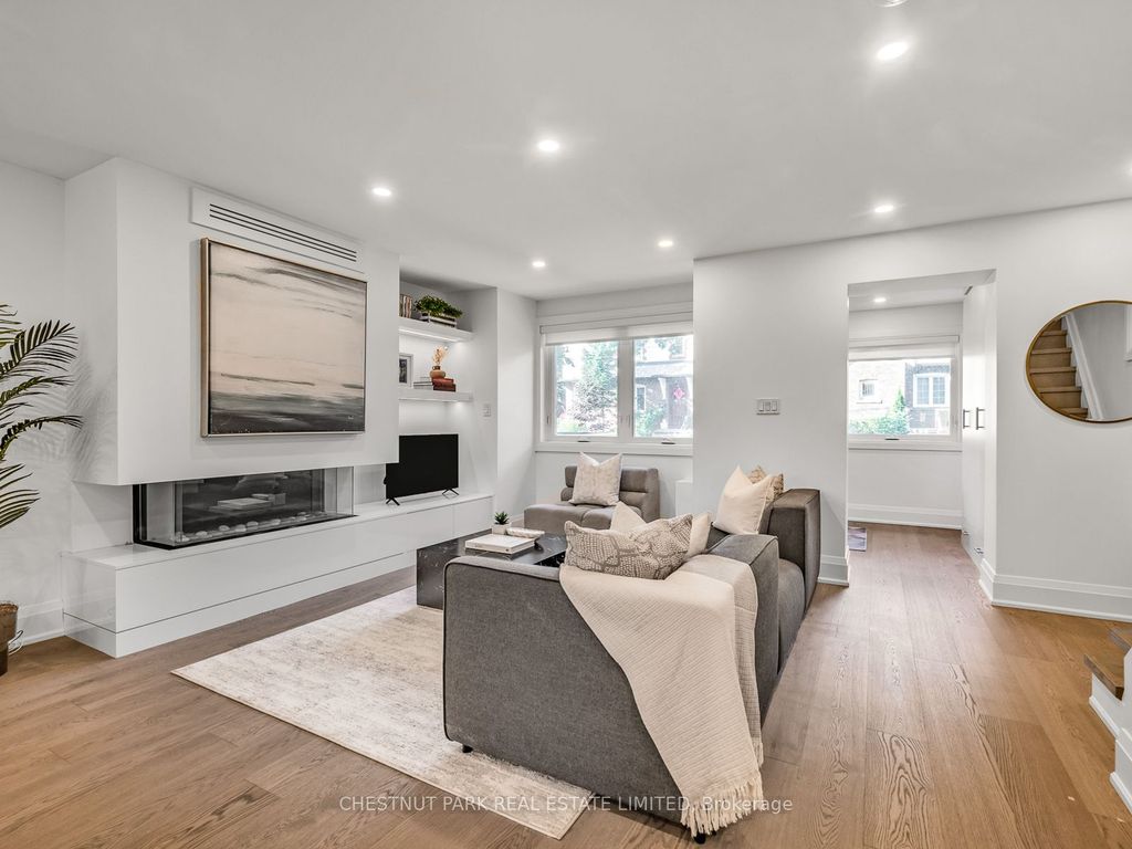 Photo of 629 Duplex Avenue, Toronto, ON M4R 1W1 (MLS # C12473091)