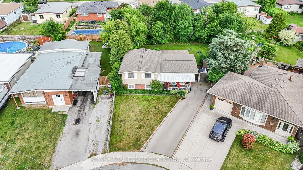 Photo of 23 Coral Drive, Hamilton, ON L8V 2N4 (MLS # X12744600)