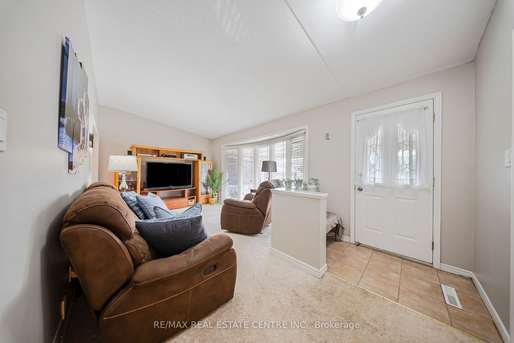 Photo of 23 Coral Drive, Hamilton, ON L8V 2N4 (MLS # X12744600)