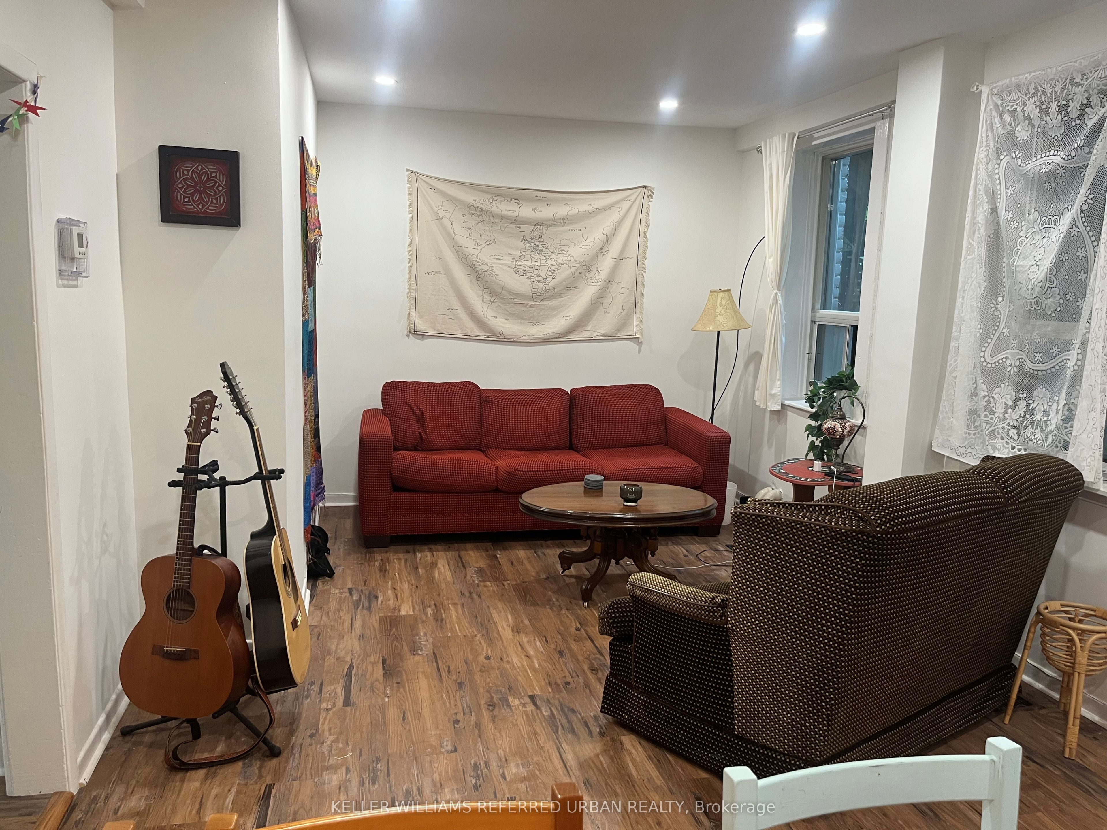 9 Clinton Place Main floor