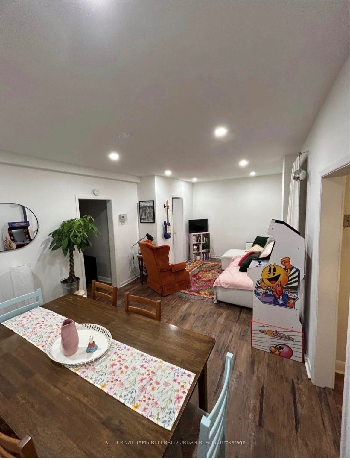 9 Clinton Place Main floor