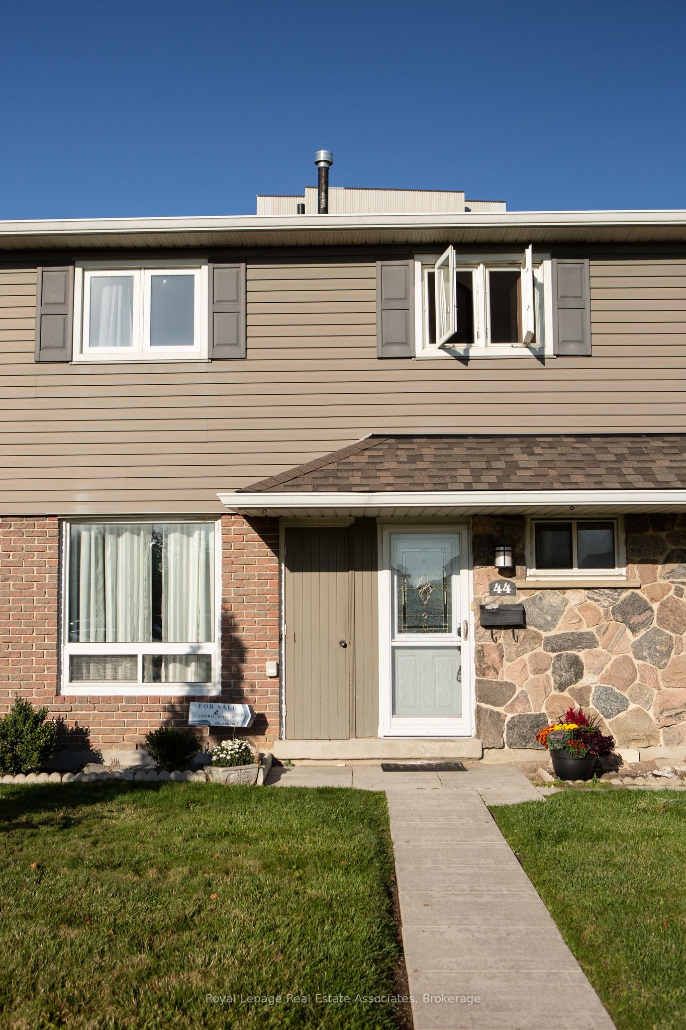 44 Village Court
