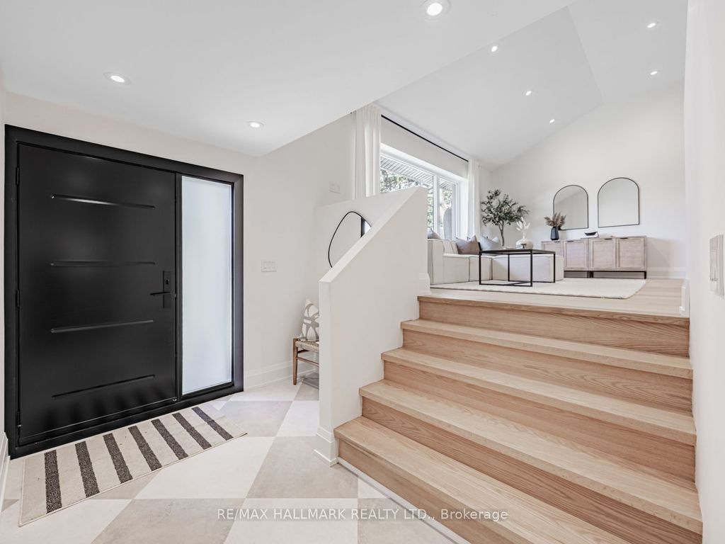 Photo of 34 Lantana Court, Toronto, ON M4A 2H8 (MLS # C12421347)