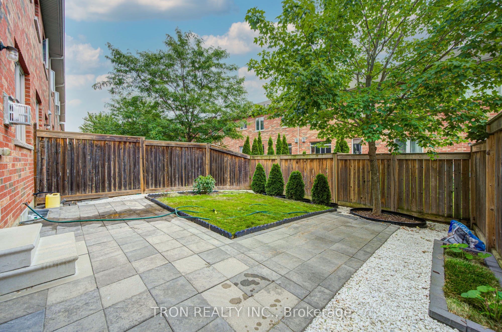 33 Mazarine Lane
