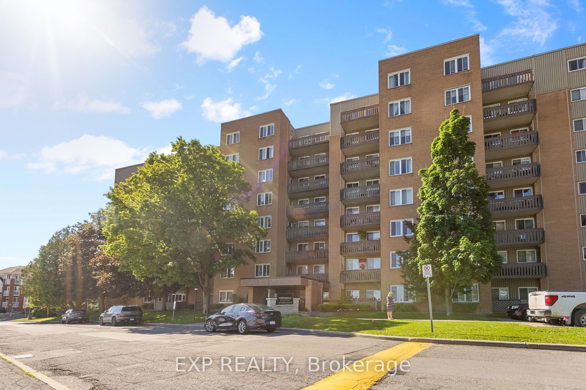Photo 1 of 17 — 1599 Lassiter Terrace 418, Beacon Hill North - South and Area, ON K1J 8R6