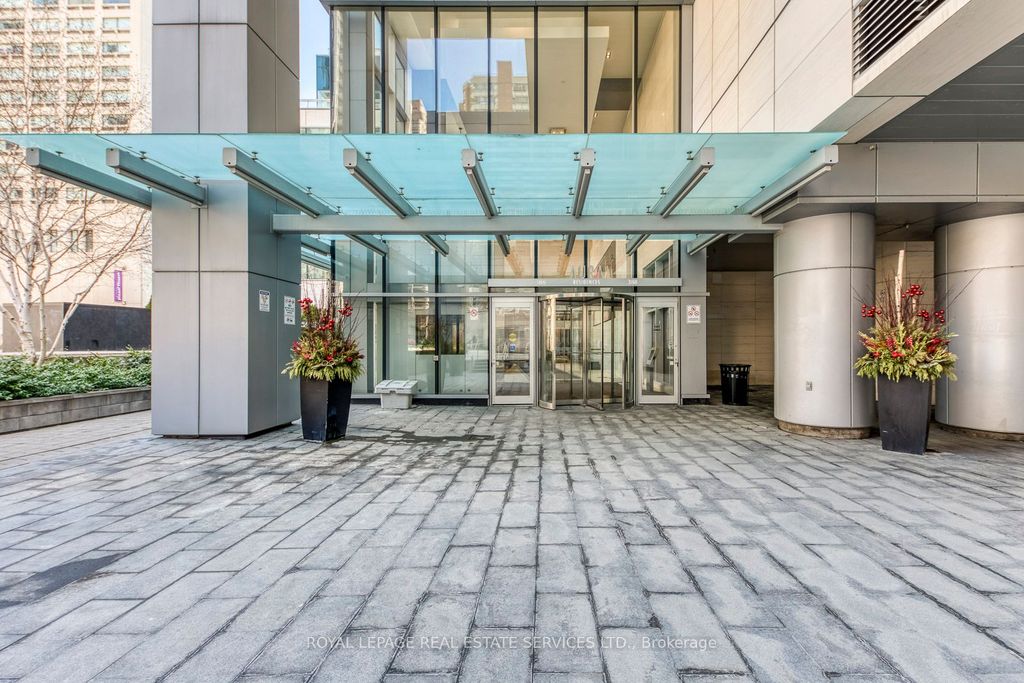 Photo of 388 Yonge Street #6514, Toronto, ON M5B 0A4 (MLS # C12874344)