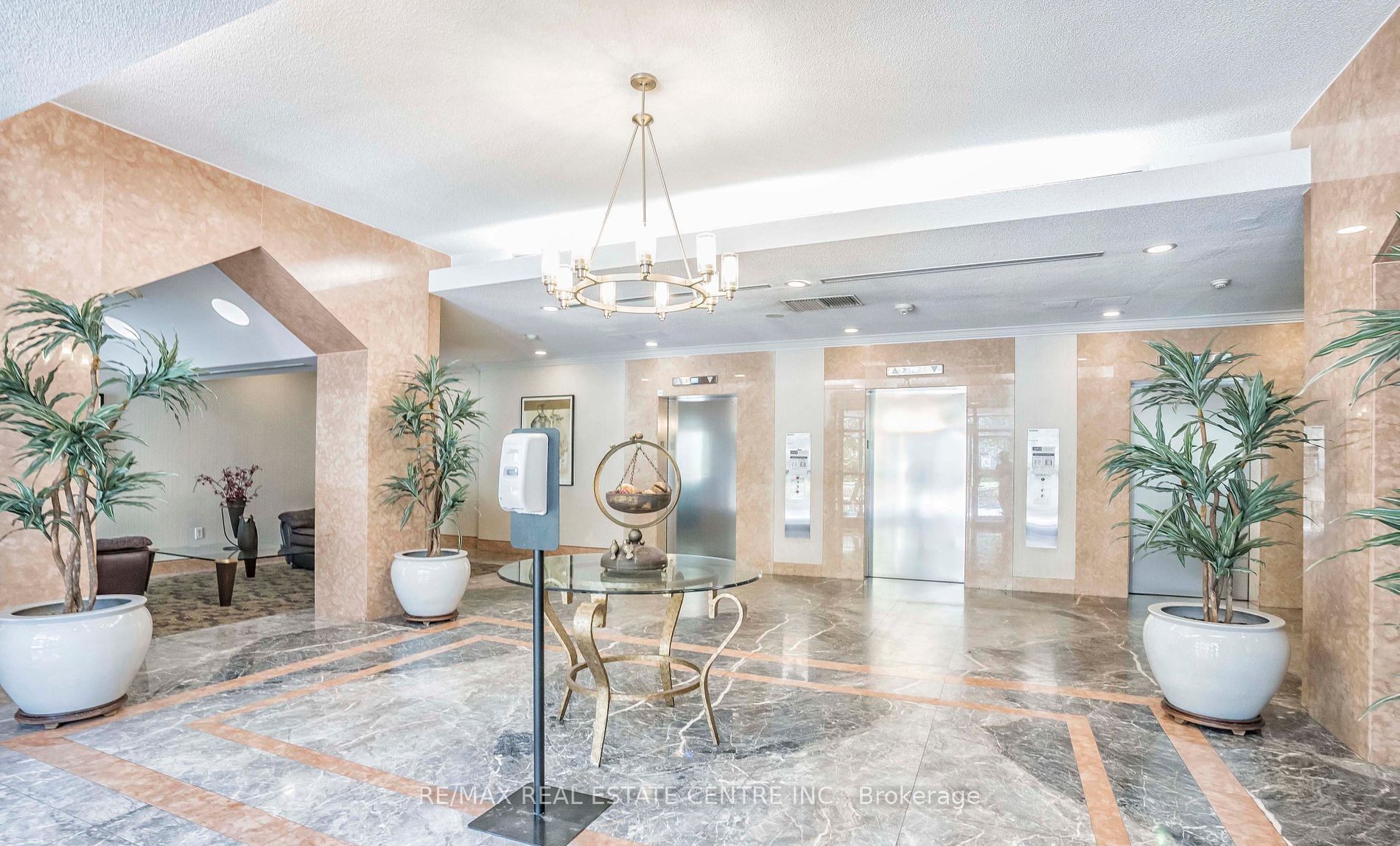 2177 Burnhamthorpe Rd W Road 1308