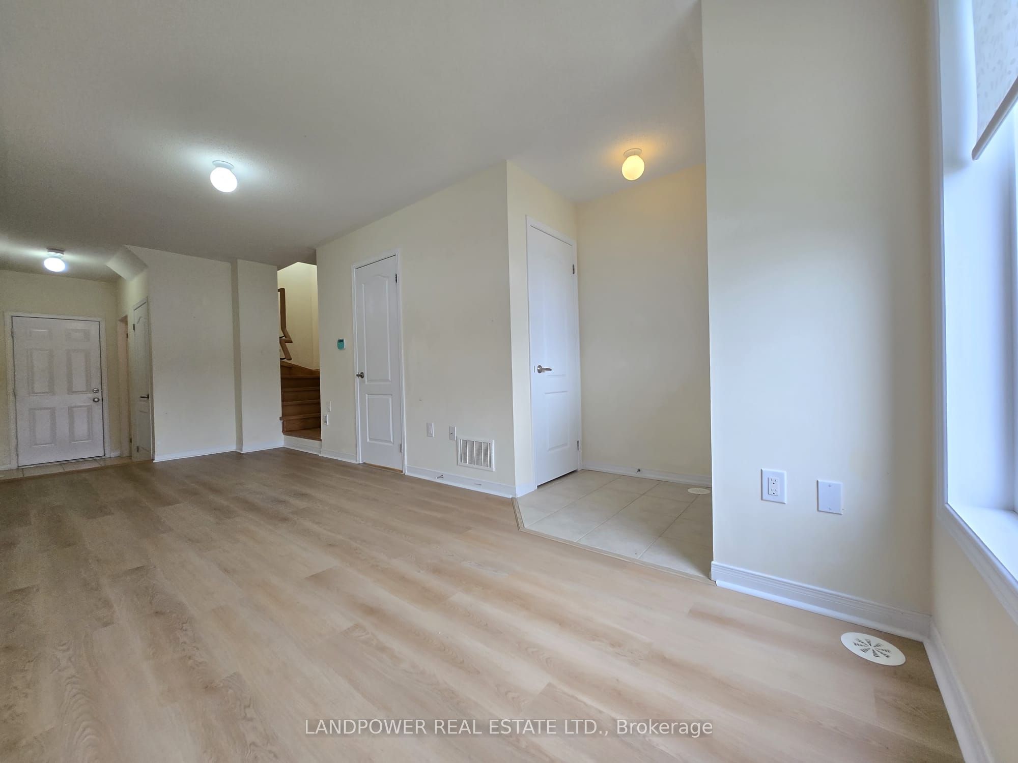 5289 Major Mackenzie Drive E