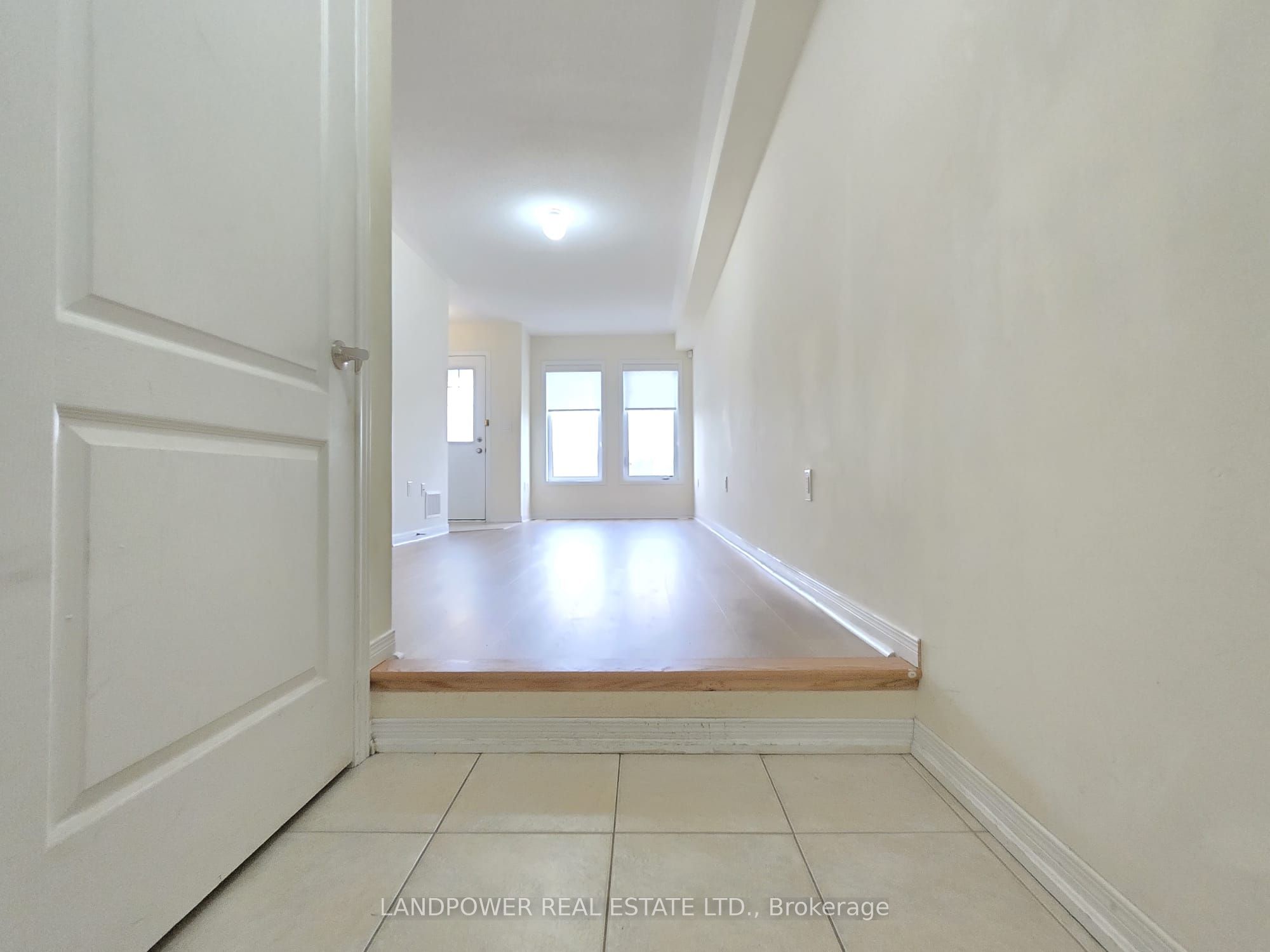 5289 Major Mackenzie Drive E