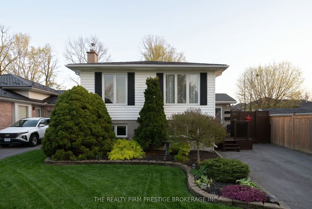 Photo of 142 Portsmouth Crescent E, London East, ON N5V 4C7 (MLS # X13062986)