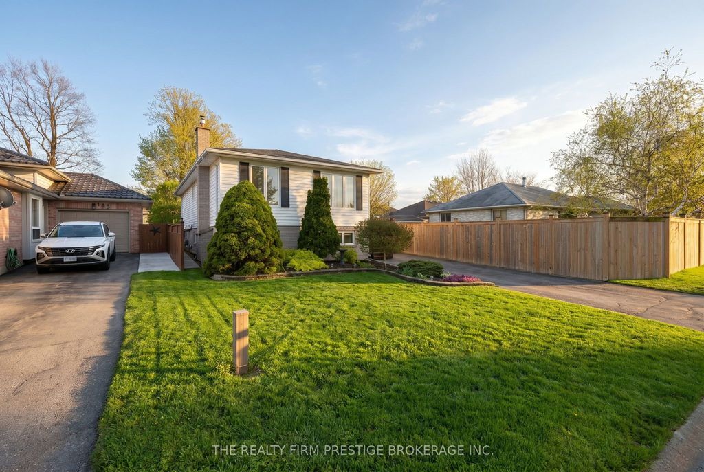 Photo of 142 Portsmouth Crescent E, London East, ON N5V 4C7 (MLS # X13062986)