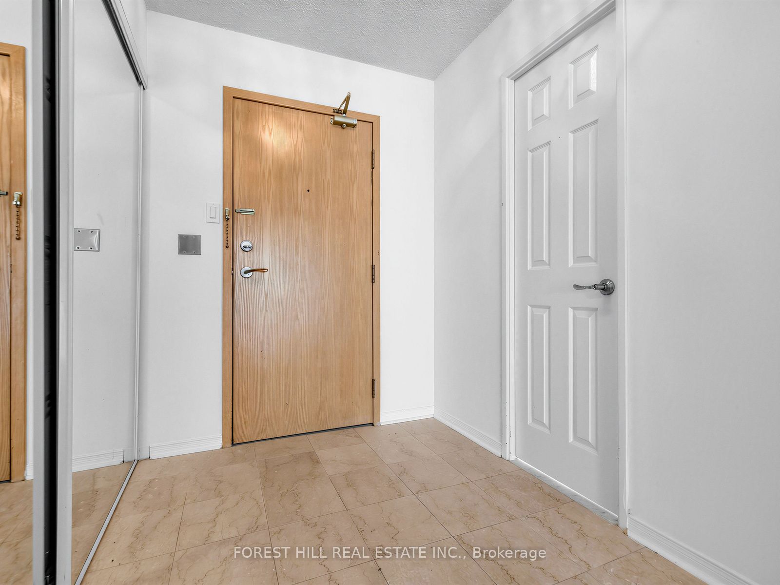 7905 Bayview Avenue 306