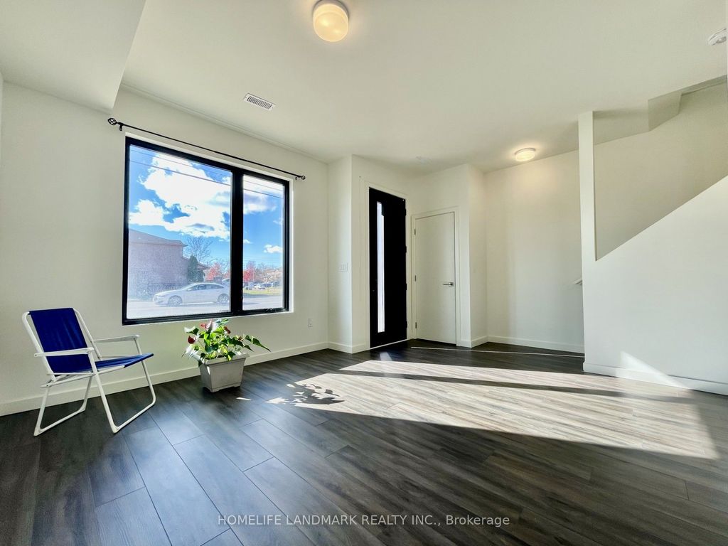 Photo of 29 Rainwater Lane, Barrie, ON L4N 9J6 (MLS # S12592794)