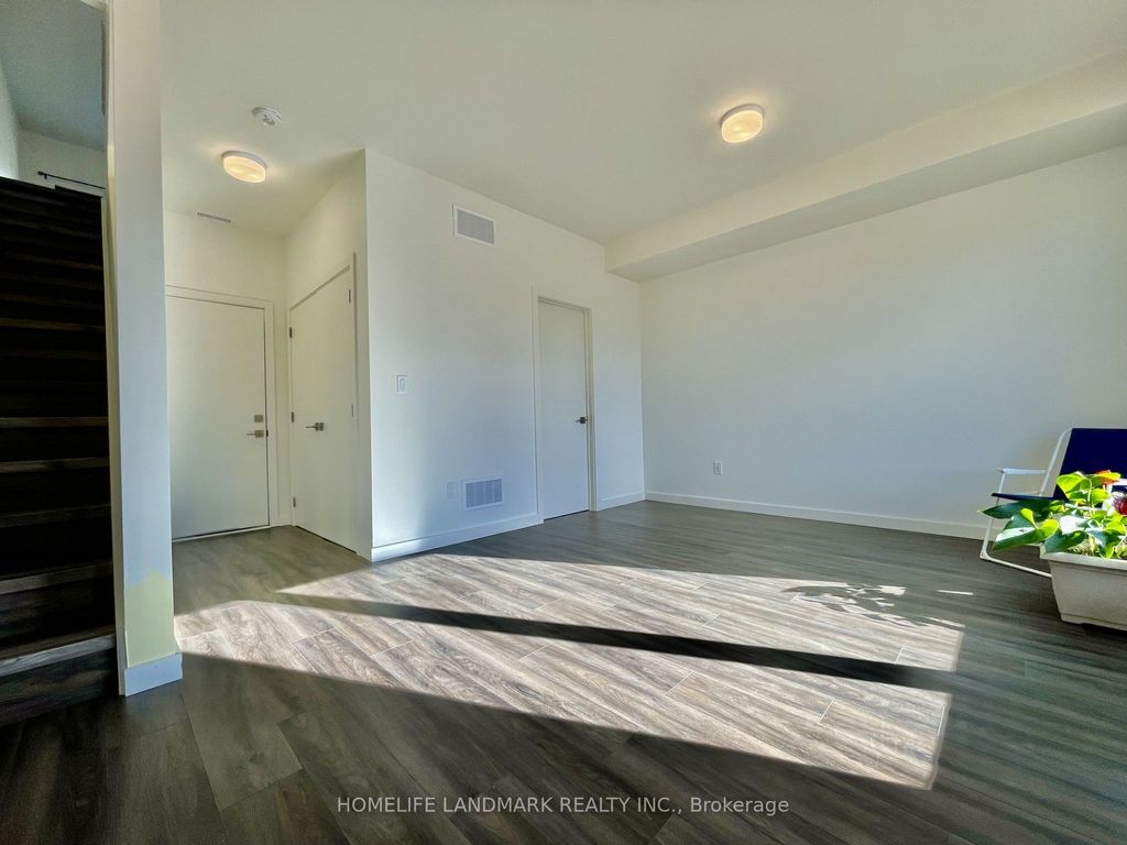 Photo of 29 Rainwater Lane, Barrie, ON L4N 9J6 (MLS # S12592794)