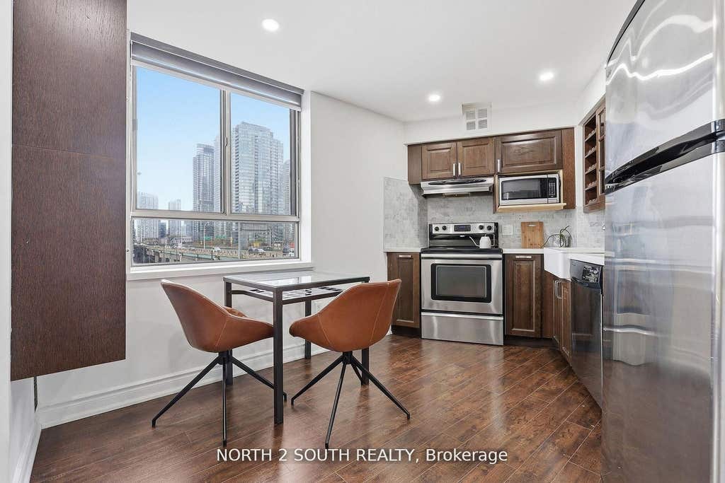 Photo of 270 Queens Quay W #505, Toronto, ON M5J 2N4 (MLS # C13670002)