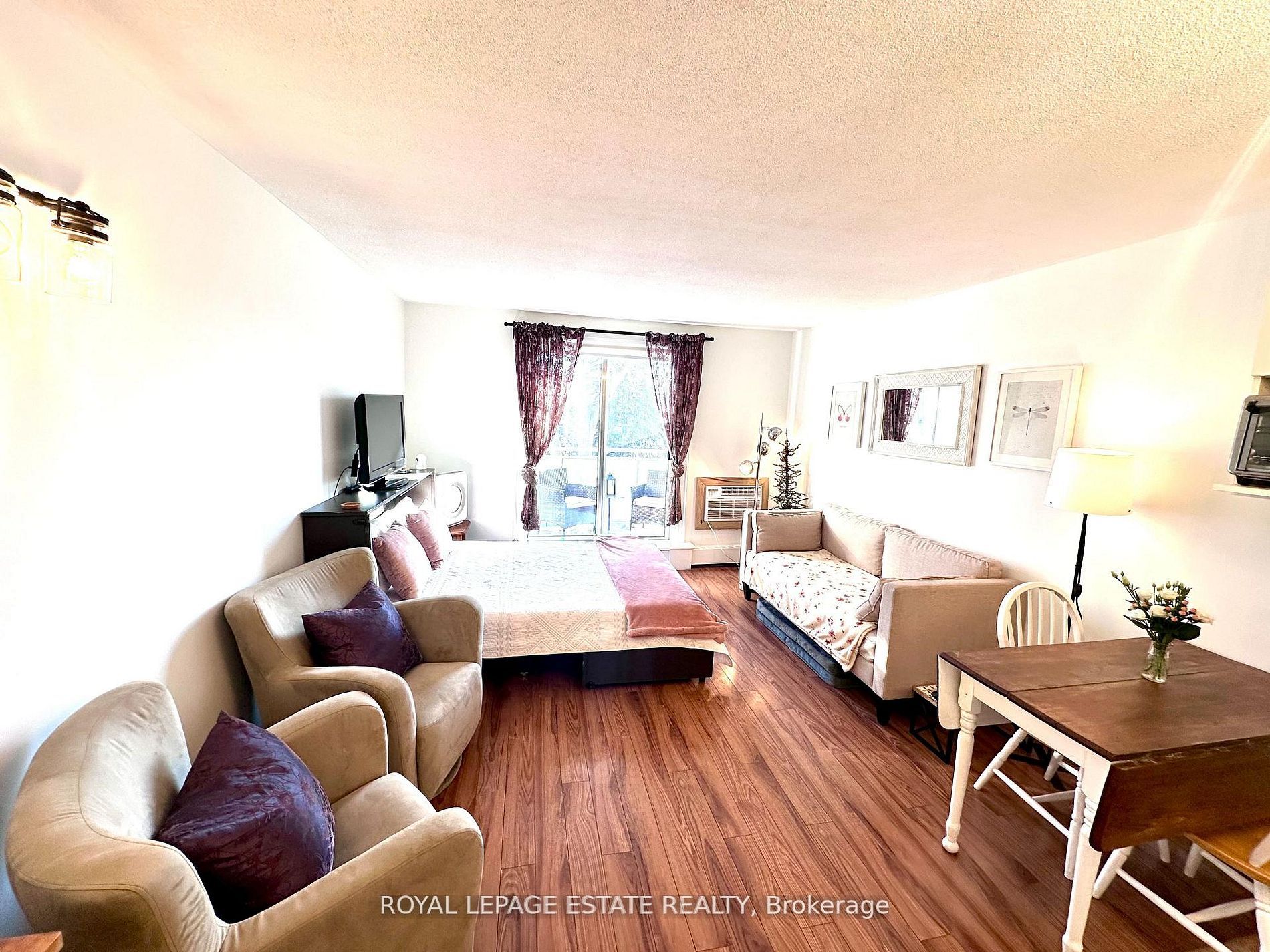 123 Woodbine Avenue 309