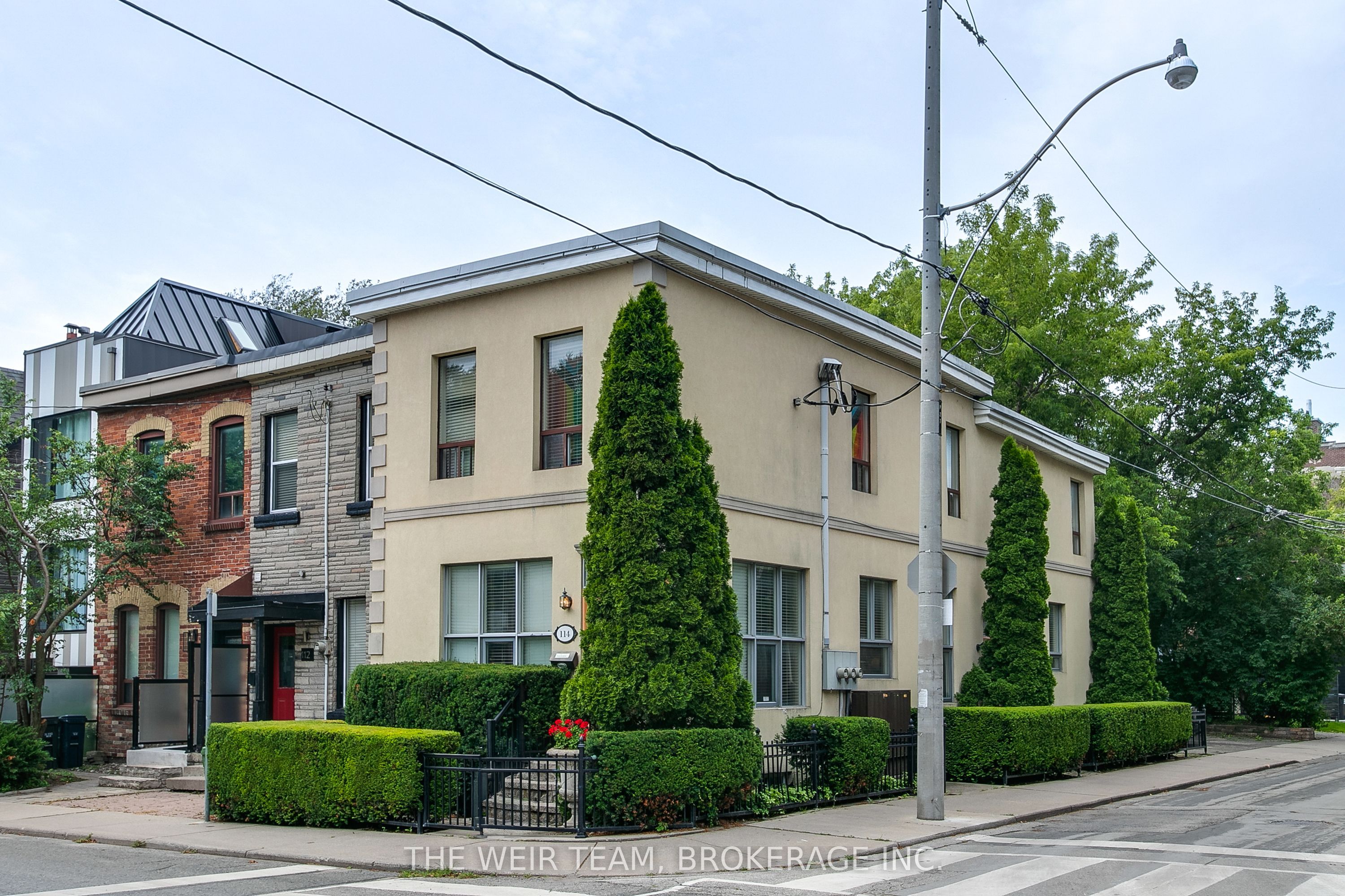 114 De Grassi Street