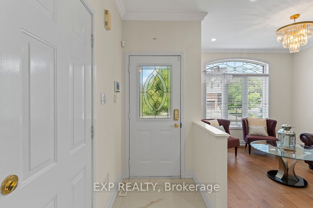 225 Ellis Crescent