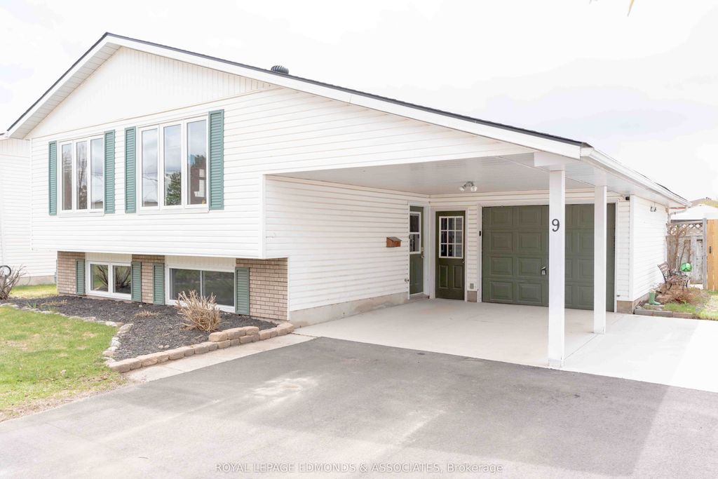 Photo of 9 Dutch Drive, Petawawa, ON K8H 3M2 (MLS # X13111178)