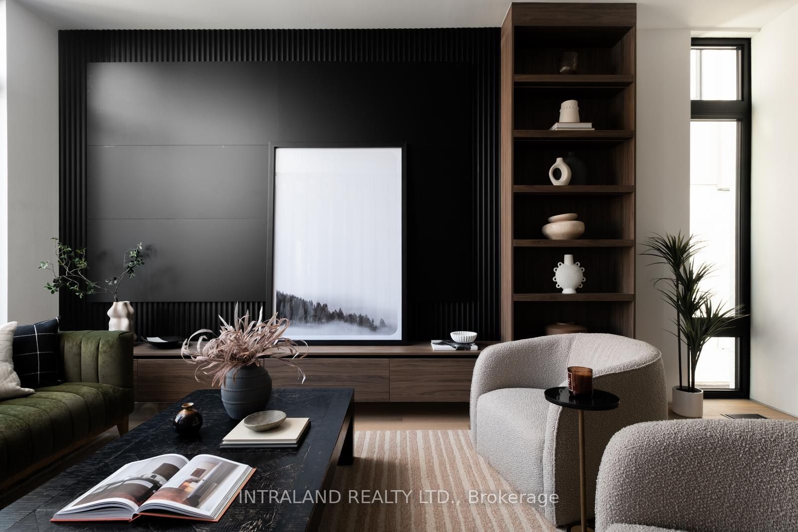 741 Richmond Street W