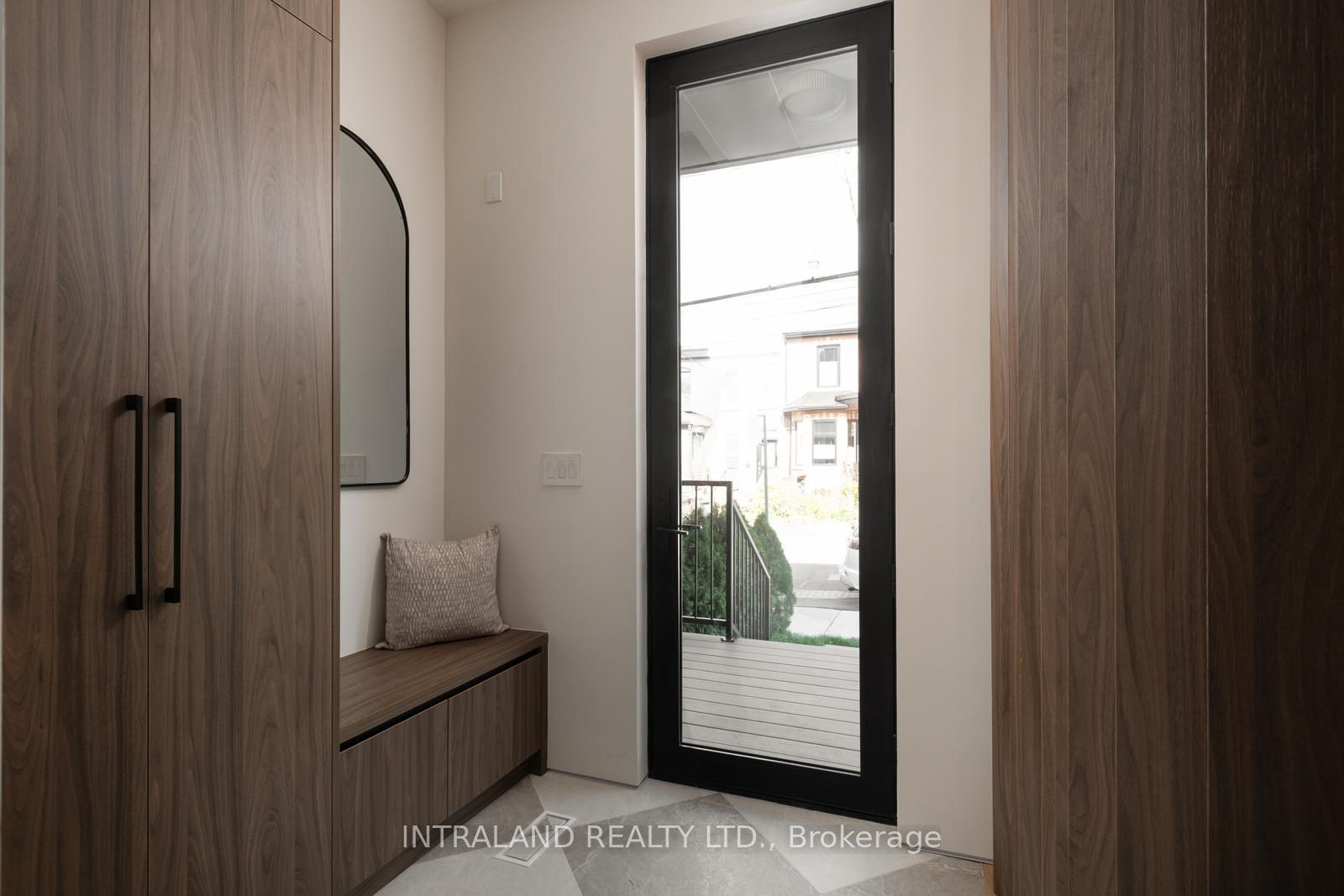 741 Richmond Street W