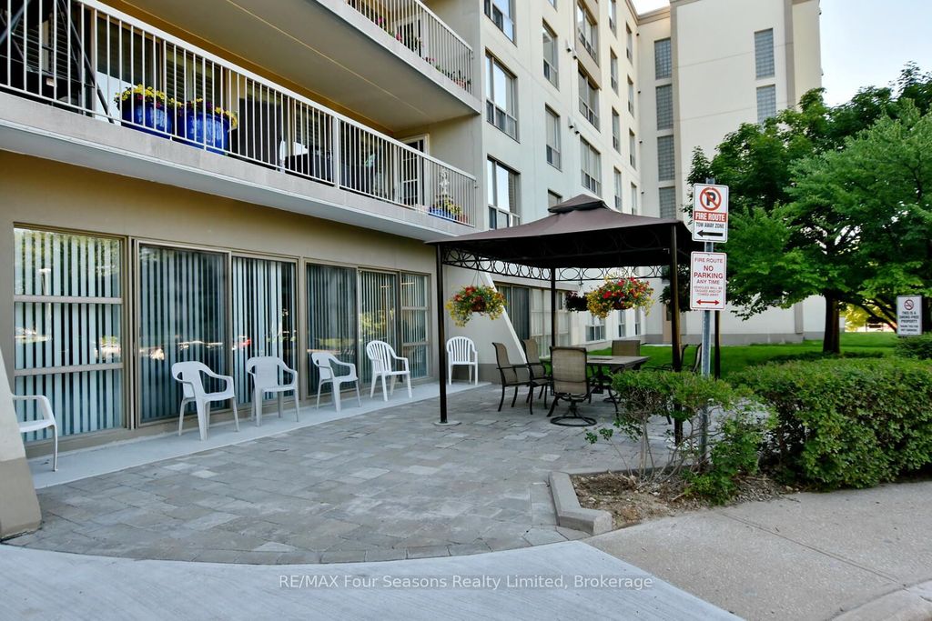 Photo of 172 Eighth Street #505, Collingwood, ON L9Y 4T2 (MLS # S12451550)