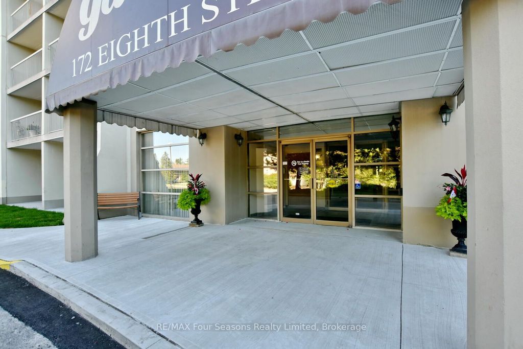 Photo of 172 Eighth Street #505, Collingwood, ON L9Y 4T2 (MLS # S12451550)